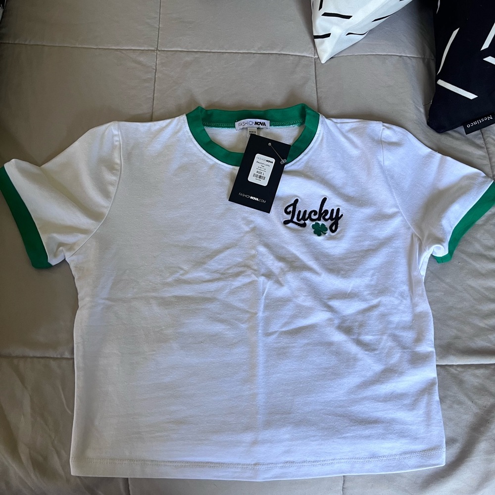 Cropped shamrock tee